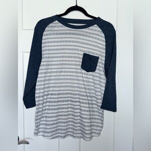 Blue & White Pattern Striped 3/4 Sleeve Tee